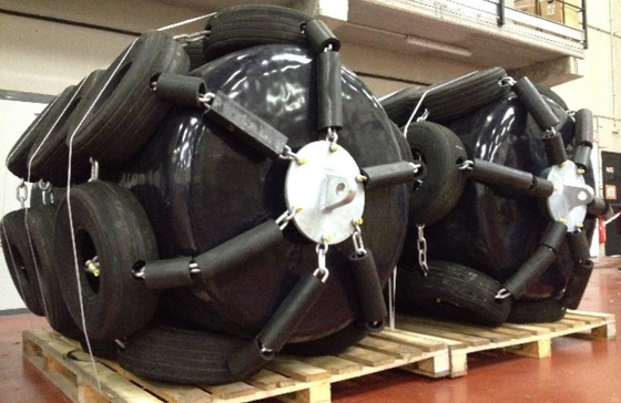 Fabbricazione Fender per imbarcazioni e yacht utilizzati da nave a nave