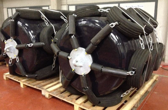 Fabbricazione Fender per imbarcazioni e yacht utilizzati da nave a nave
