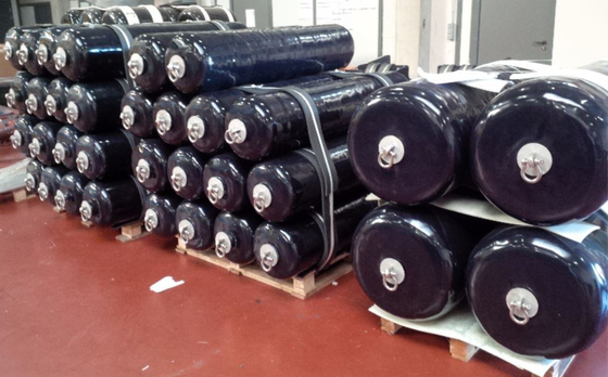 Fabbricazione Fender per imbarcazioni e yacht utilizzati da nave a nave